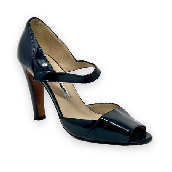 Manolo Blahnik Black Patent Leather Mary Jane Pumps Womens sz US 7.5 IT 37.5
